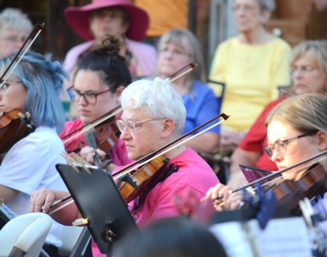 Concert Draws Hundreds Downtown News Sports Jobs Times Observer